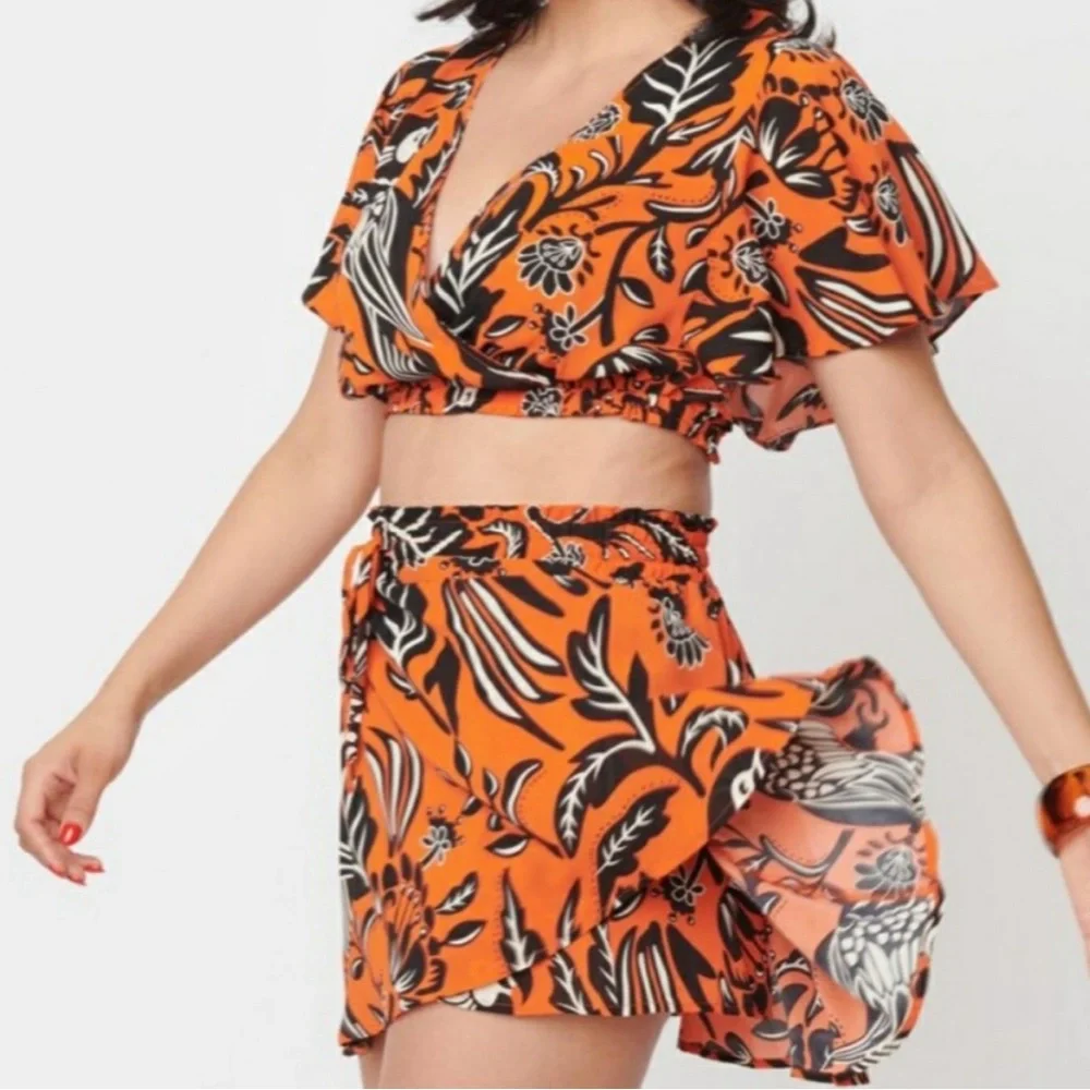 Unique Vintage Red & Black Parrot 2 Piece Crop Top and Skirt Set NWT - Picture 5 of 12